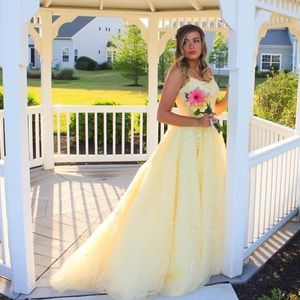 Sherri Hill prom dress, #53116, size 2 in Yellow.